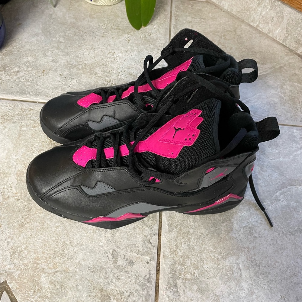 Youth size 7, womens 8.5. Brand new, never worn.